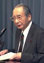 FY 2002 draft budget 81.23 tril. yen, smallest in 4 years